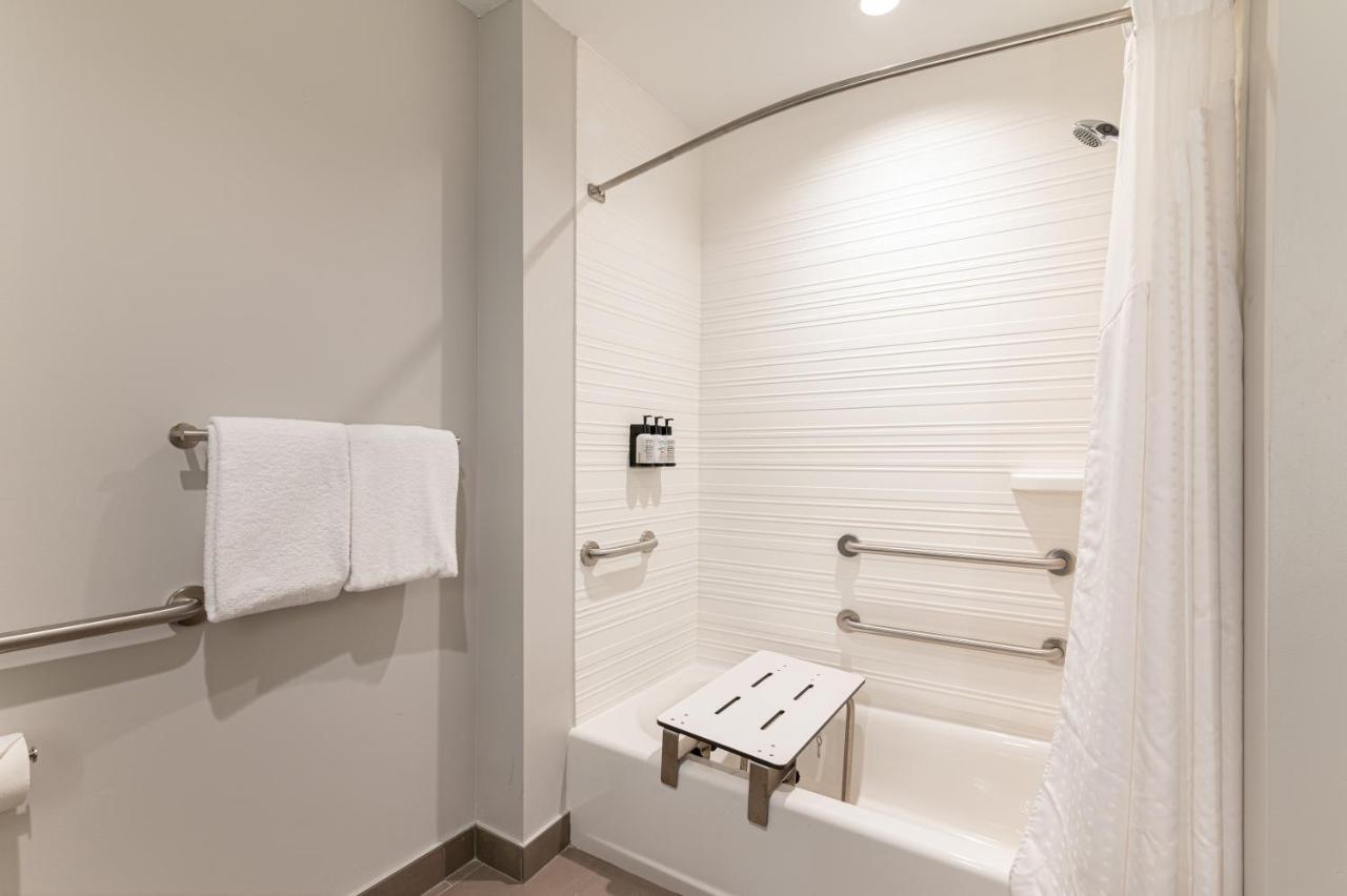 Avid Hotel Summerville By Ihg Екстериор снимка
