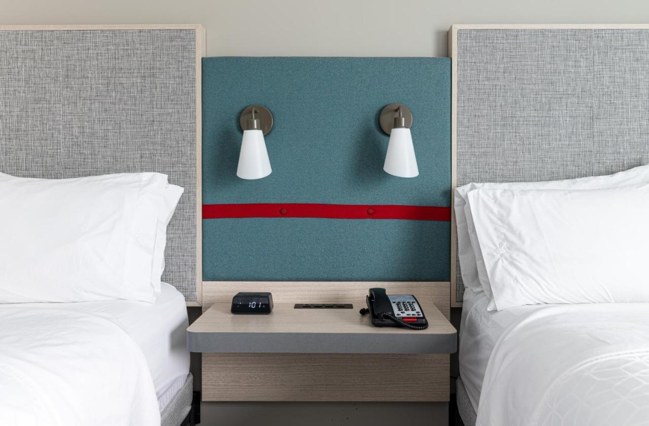 Avid Hotel Summerville By Ihg Екстериор снимка